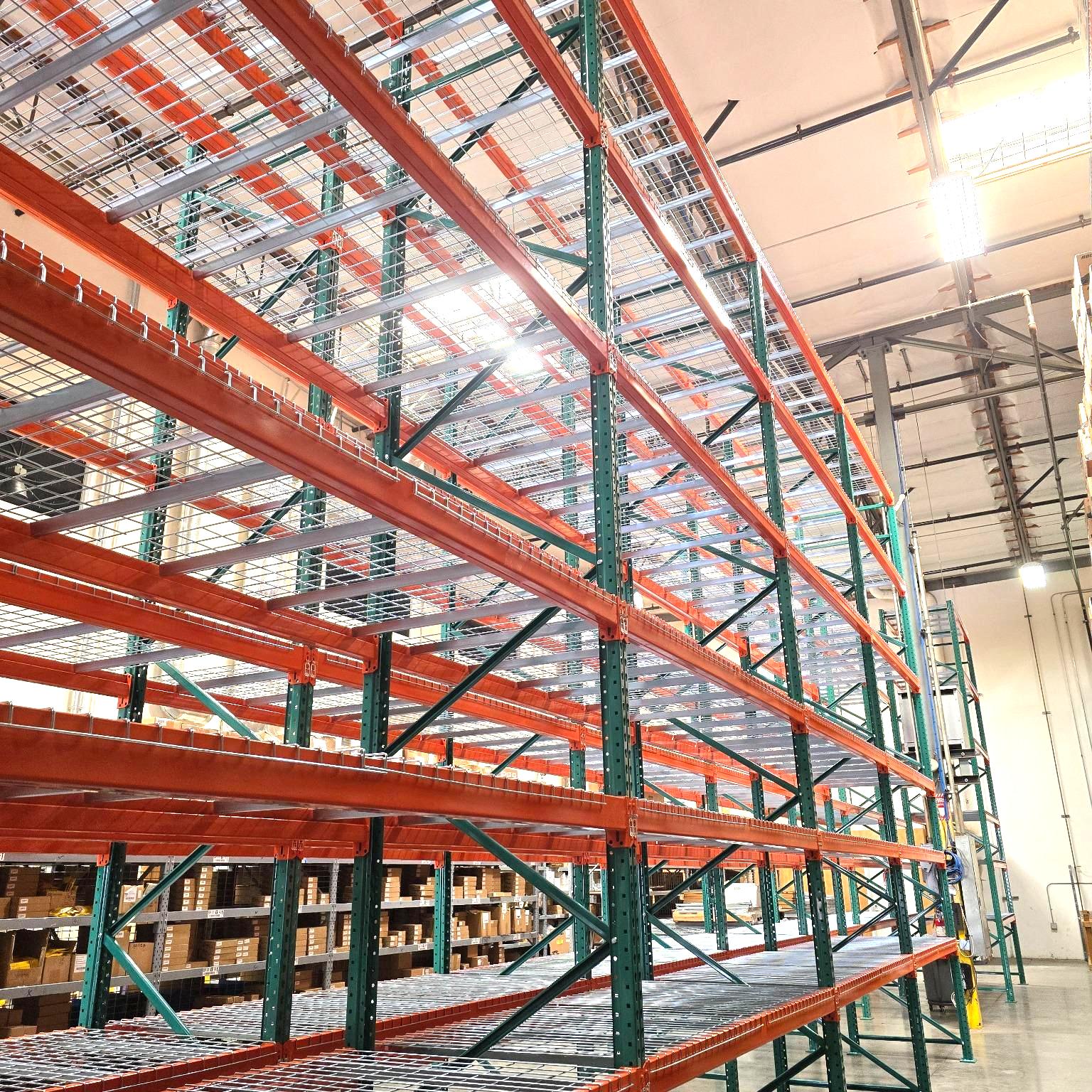 Bolted Type Warehouse Storage Heavy Duty Teardrop Pallet Rack With Barrier Rack Shelf Made in Viet Nam