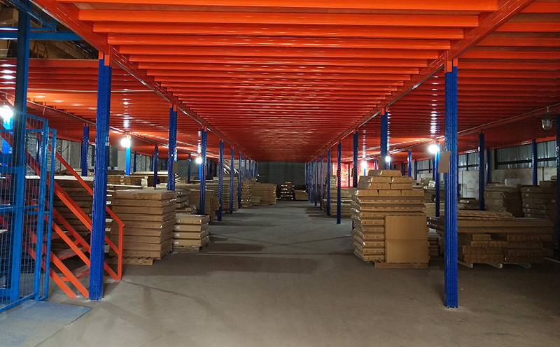 Mezzanine Platform Pallet Attic Loft Rack-Steel 2-Layer Mezzanine 500kg Load Capacity Solid Steel Flooring Corrosion Protection