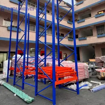 Push back pallet rack with gravity carts
