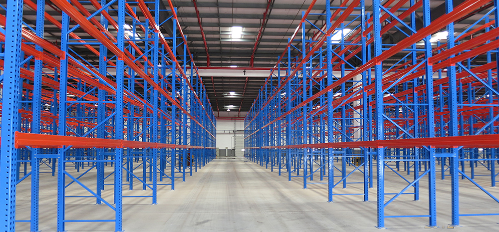 Heavy duty selective pallet racking