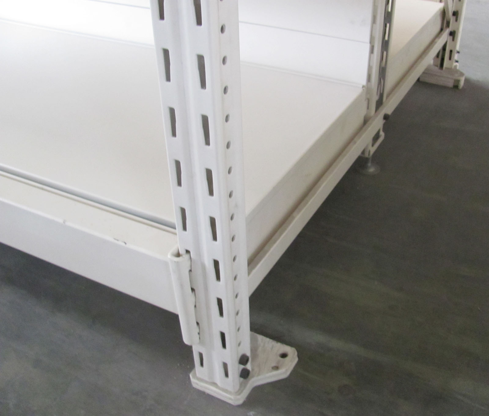 Integrated Hypermarket Display Shelving and Racking to Fit Heavy Duty Products in Shopping Mall Modular System