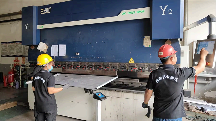 CNC Bending Machine